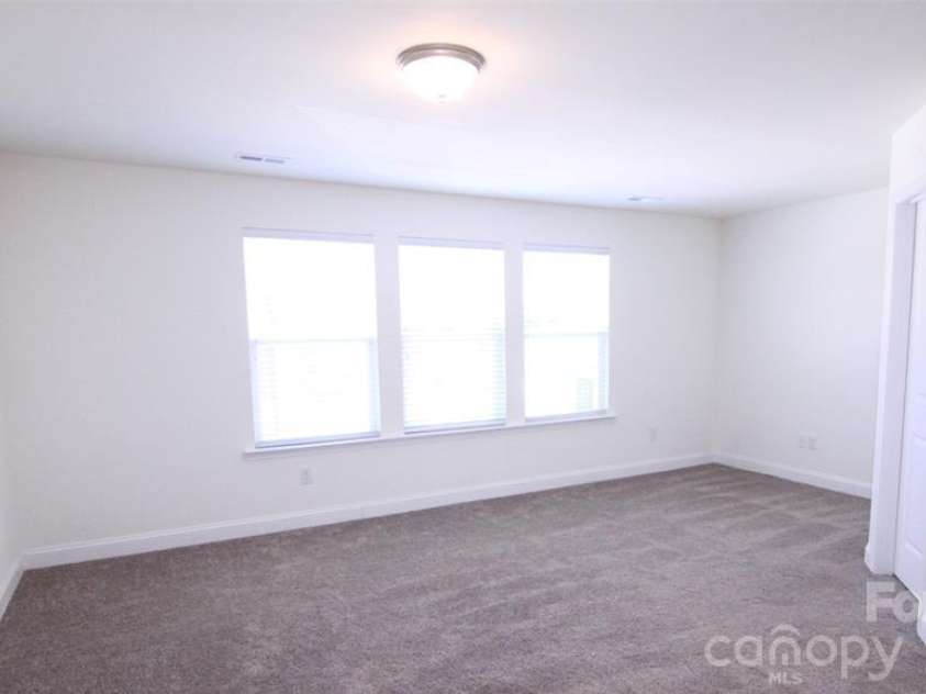 1075 South Point Road, Belmont, NC 28012.  MLS# CAR4351165, YatesRealty ID 2526. Over-sized owner's suite