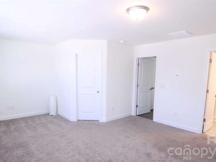 1075 South Point Road, Belmont, NC 28012.  MLS# CAR4351165, YatesRealty ID 2526. Over-sized owner's suite