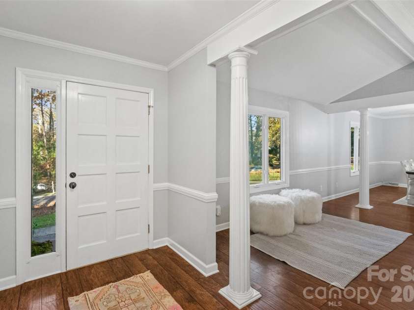 9525 Goldsmith Lane, Mint Hill, NC 28227.  MLS# CAR4333829, YatesRealty ID 2526. Foyer