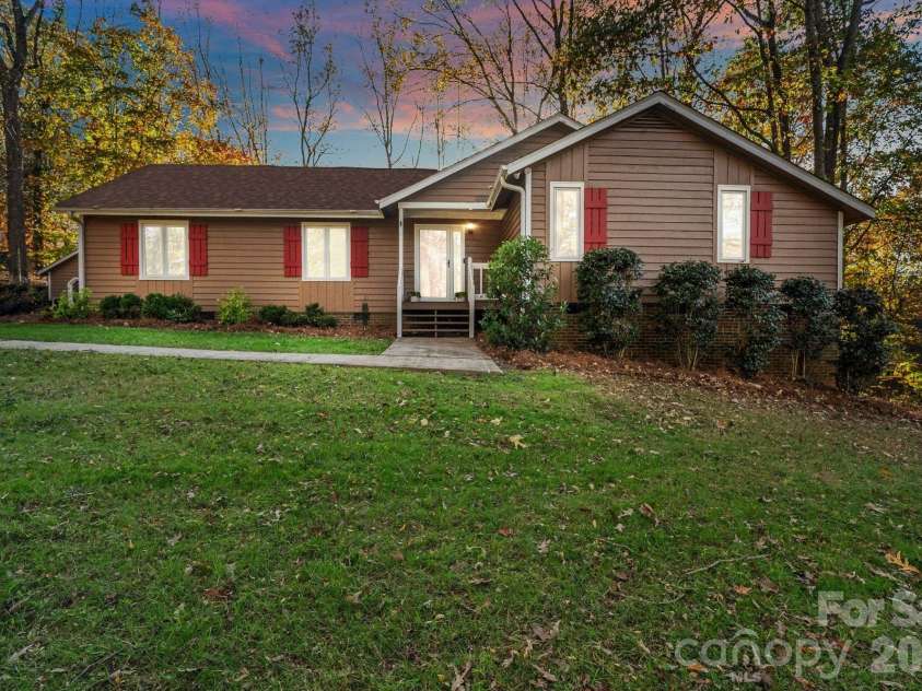 9525 Goldsmith Lane, Mint Hill, NC 28227.  MLS# CAR4333829, YatesRealty ID 2526. Front Exterior
