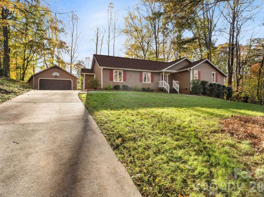9525 Goldsmith Lane, Mint Hill, NC 28227.  MLS# CAR4333829, YatesRealty ID 2526. Front Exterior