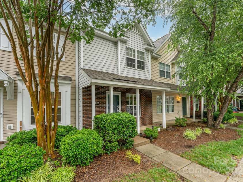 10223 Reindeer Way Lane, Charlotte, NC 28216.  MLS# CAR4268140, YatesRealty ID 25261. Tree lined streets guide you home
