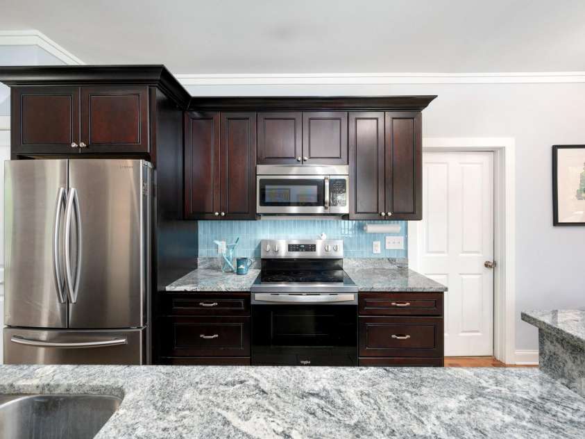 20 Central Avenue, Asheville, NC 28806.  MLS# CAR4264746, YatesRealty ID 25262. 