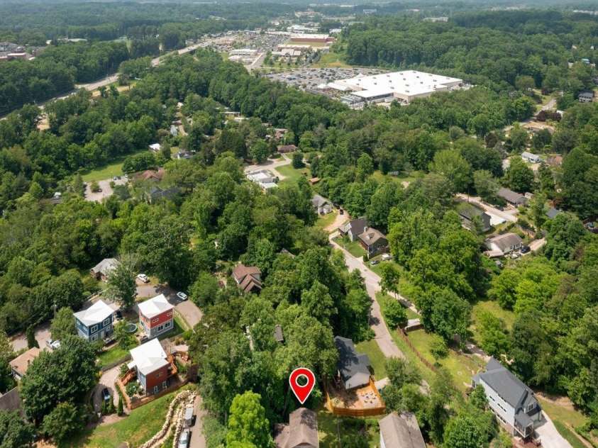 20 Central Avenue, Asheville, NC 28806.  MLS# CAR4299966, YatesRealty ID 25262. 