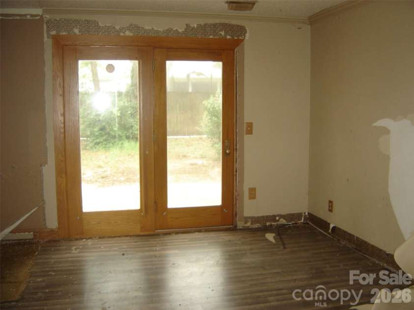 11832 Moonridge Drive, Charlotte, NC 28226.  MLS# CAR4385774, YatesRealty ID 25264. 