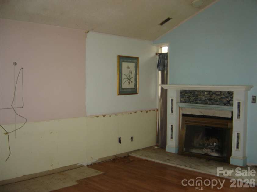 11832 Moonridge Drive, Charlotte, NC 28226.  MLS# CAR4385774, YatesRealty ID 25264. 