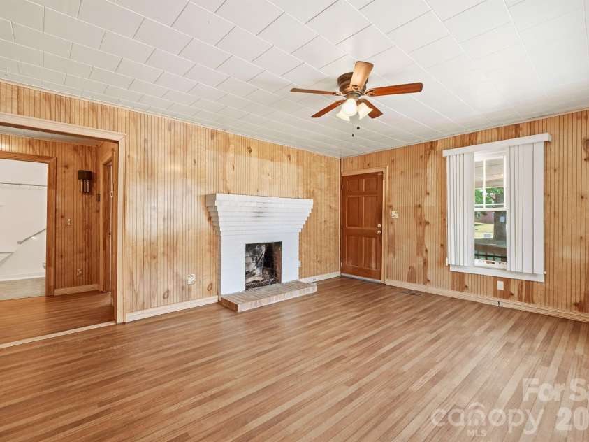 2308 11th Avenue, Hickory, NC 28601.  MLS# CAR4386307, YatesRealty ID 25265. 