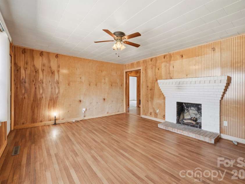 2308 11th Avenue, Hickory, NC 28601.  MLS# CAR4386307, YatesRealty ID 25265. 