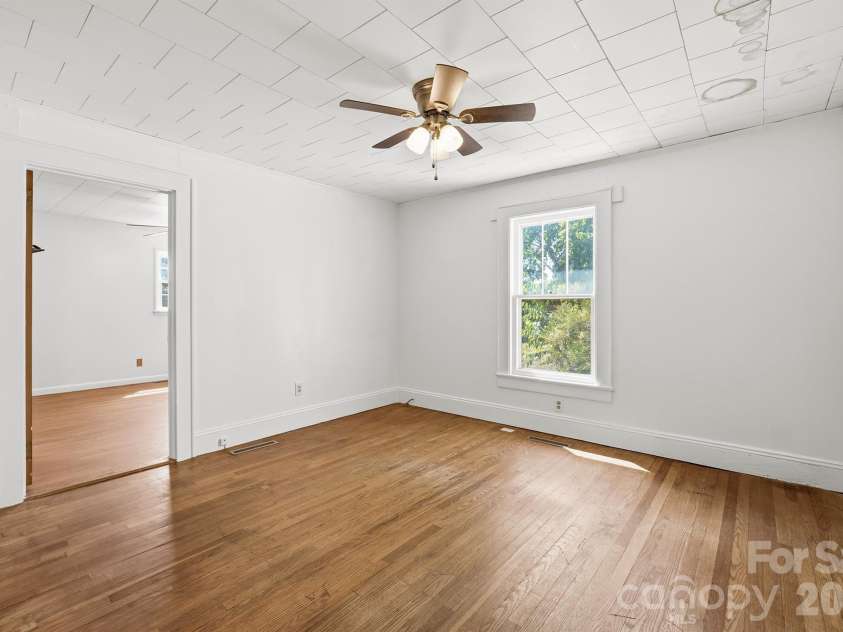 2308 11th Avenue, Hickory, NC 28601.  MLS# CAR4386307, YatesRealty ID 25265. 