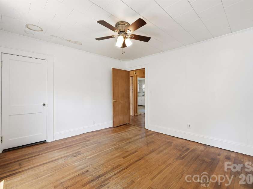 2308 11th Avenue, Hickory, NC 28601.  MLS# CAR4386307, YatesRealty ID 25265. 