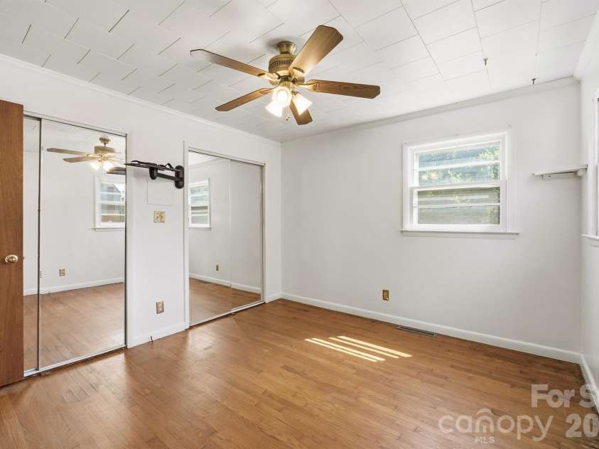 2308 11th Avenue, Hickory, NC 28601.  MLS# CAR4386307, YatesRealty ID 25265. 