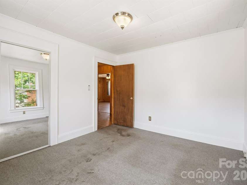 2308 11th Avenue, Hickory, NC 28601.  MLS# CAR4386307, YatesRealty ID 25265. 