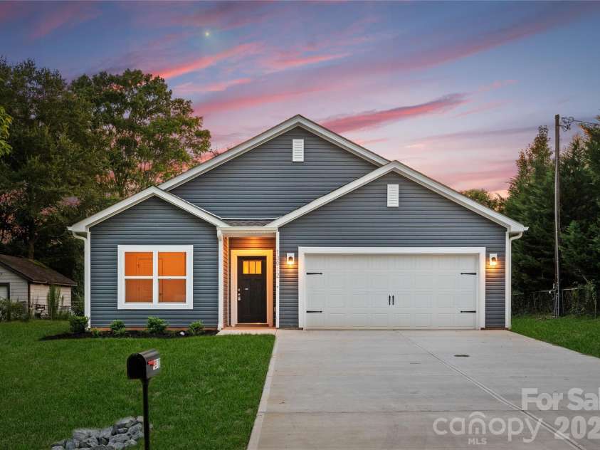 340 Field Drive, Troutman, NC 28166.  MLS# CAR4386309, YatesRealty ID 25266. Representation