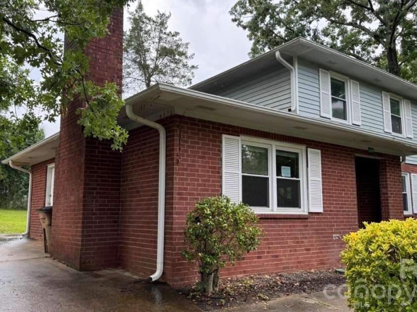 6304 Clearwater Drive, Indian Trail, NC 28079.  MLS# CAR4386323, YatesRealty ID 25267. 