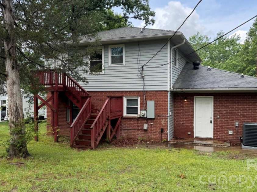6304 Clearwater Drive, Indian Trail, NC 28079.  MLS# CAR4386323, YatesRealty ID 25267. 