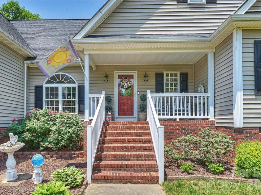 1302 Laurel Woods Drive, Gastonia, NC 28052.  MLS# CAR4386113, YatesRealty ID 25268. 