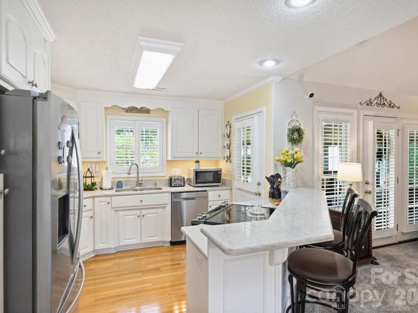 1302 Laurel Woods Drive, Gastonia, NC 28052.  MLS# CAR4386113, YatesRealty ID 25268. 