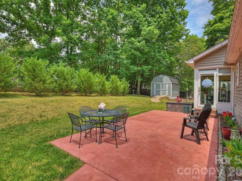 1302 Laurel Woods Drive, Gastonia, NC 28052.  MLS# CAR4386113, YatesRealty ID 25268. 