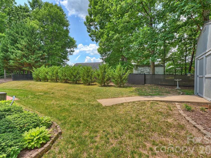 1302 Laurel Woods Drive, Gastonia, NC 28052.  MLS# CAR4386113, YatesRealty ID 25268. 