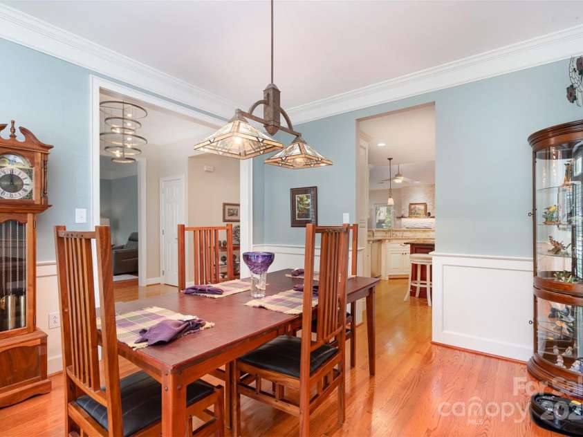 3813 Beauvista Drive, Charlotte, NC 28269.  MLS# CAR4275235, YatesRealty ID 25268. 