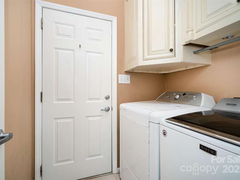 3813 Beauvista Drive, Charlotte, NC 28269.  MLS# CAR4275235, YatesRealty ID 25268. 