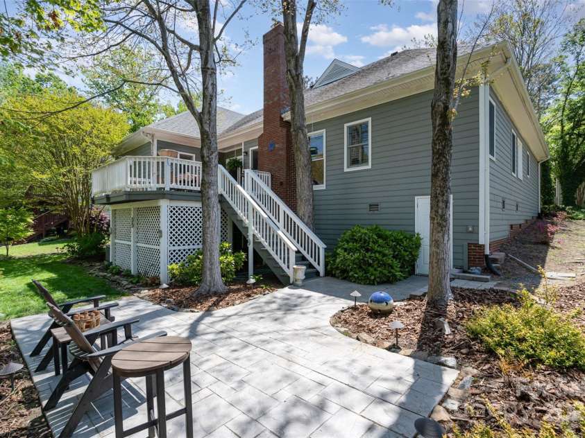 3813 Beauvista Drive, Charlotte, NC 28269.  MLS# CAR4275235, YatesRealty ID 25268. 