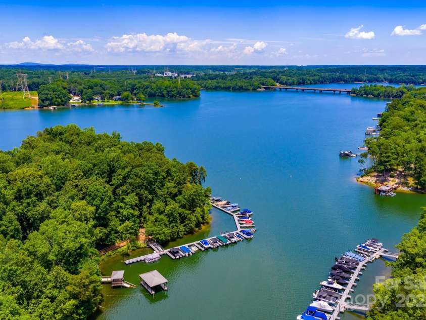 11202 Mountain Pine Drive, Charlotte, NC 28214.  MLS# CAR4273710, YatesRealty ID 25269. Beautiful Mountain Island Lake
