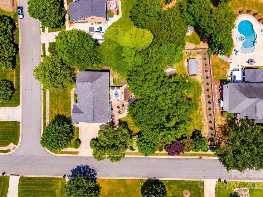 11202 Mountain Pine Drive, Charlotte, NC 28214.  MLS# CAR4273710, YatesRealty ID 25269. Fully Landscaped Corner Lot with Side Load Garage