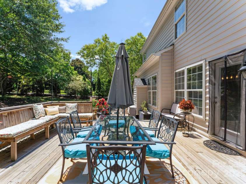 11202 Mountain Pine Drive, Charlotte, NC 28214.  MLS# CAR4273710, YatesRealty ID 25269. Ideal Setting for gatherings and grilling