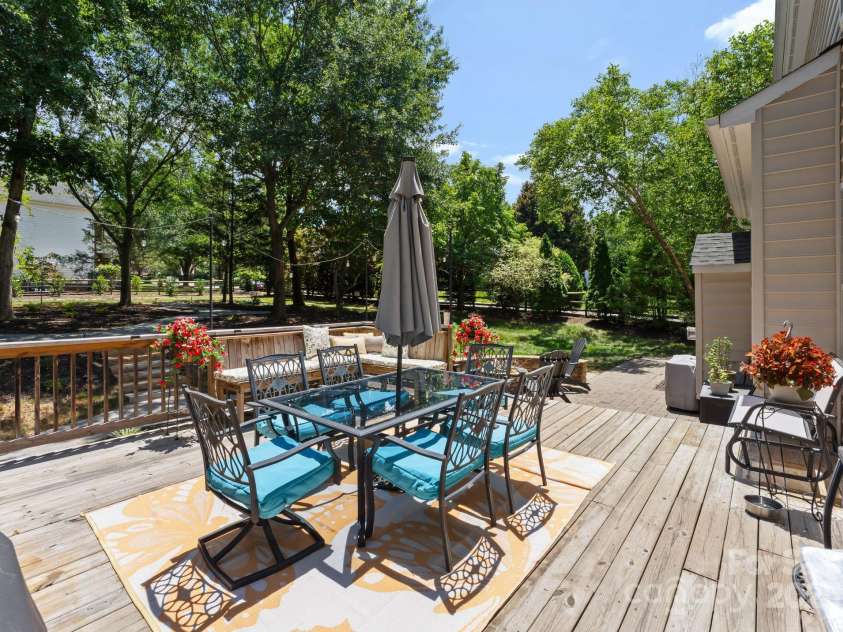 11202 Mountain Pine Drive, Charlotte, NC 28214.  MLS# CAR4273710, YatesRealty ID 25269. Large Back Deck