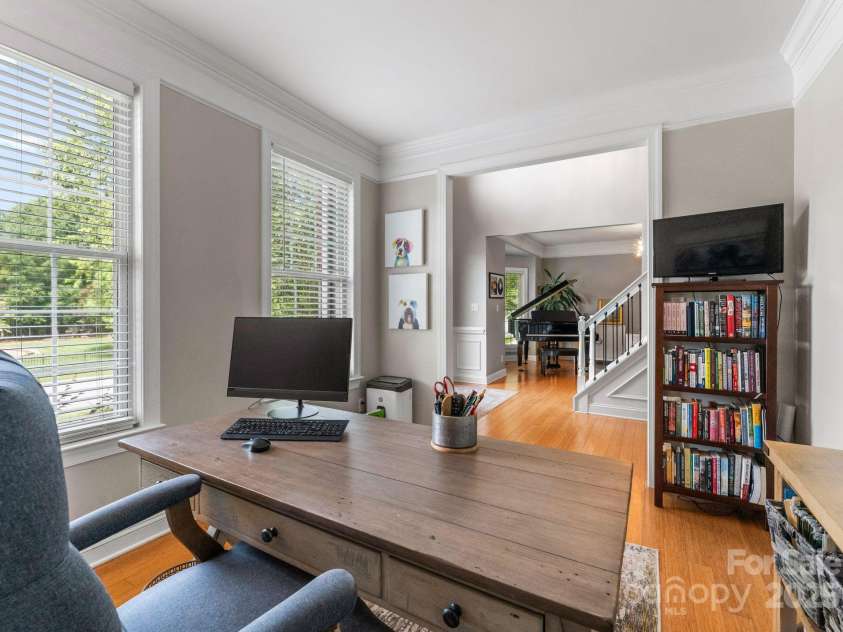 11202 Mountain Pine Drive, Charlotte, NC 28214.  MLS# CAR4273710, YatesRealty ID 25269. Large Office - Perfect for Working from Home