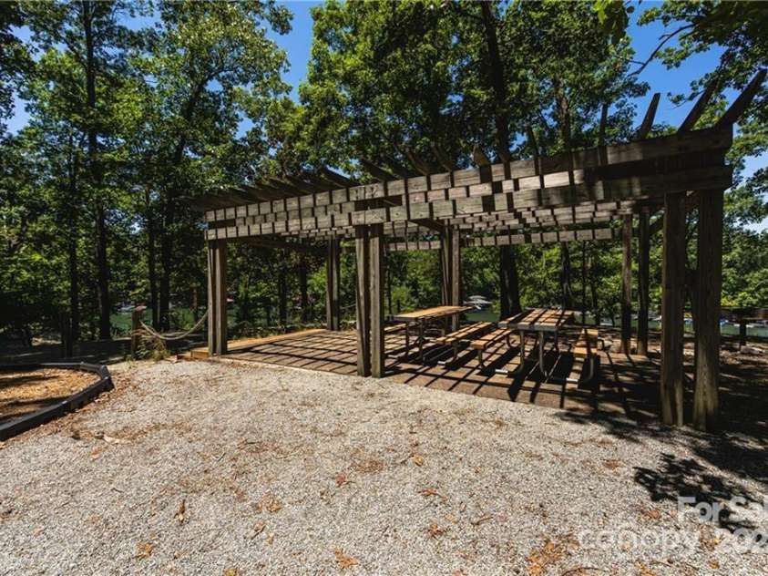 11202 Mountain Pine Drive, Charlotte, NC 28214.  MLS# CAR4273710, YatesRealty ID 25269. Picnic Area