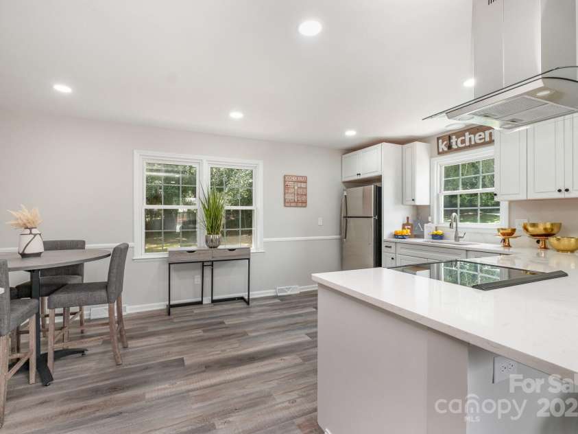 8208 Doverdale Lane, Charlotte, NC 28217.  MLS# CAR4274909, YatesRealty ID 2527. 