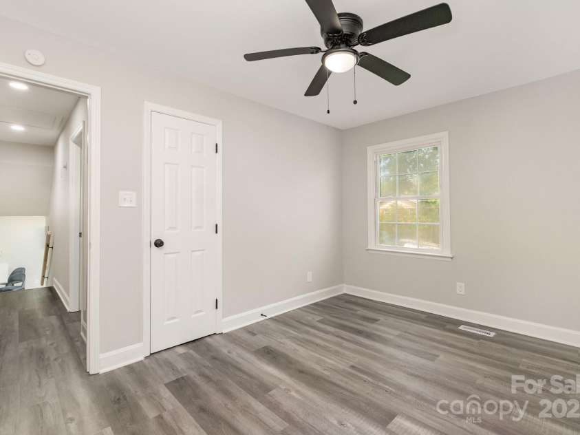 8208 Doverdale Lane, Charlotte, NC 28217.  MLS# CAR4274909, YatesRealty ID 2527. 