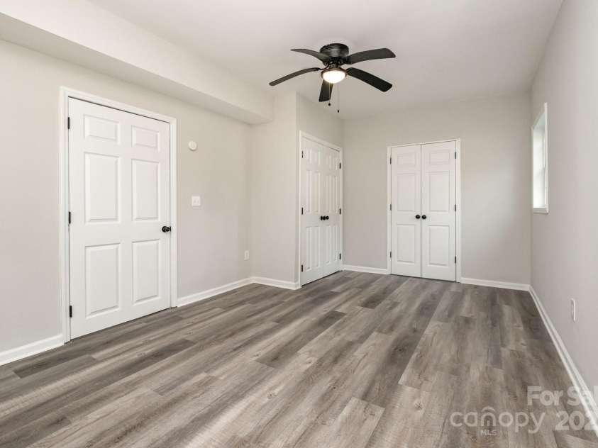 8208 Doverdale Lane, Charlotte, NC 28217.  MLS# CAR4274909, YatesRealty ID 2527. 