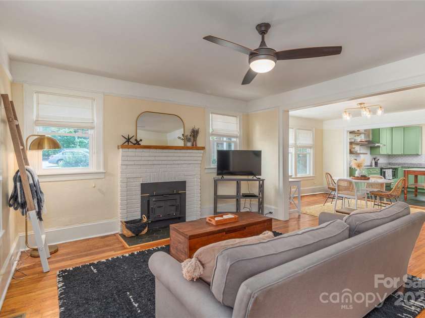 148 Mimosa Drive, Asheville, NC 28806.  MLS# CAR4278064, YatesRealty ID 25270. 