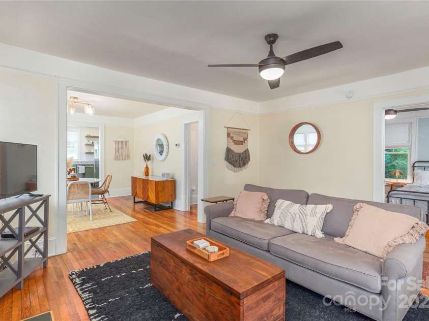 148 Mimosa Drive, Asheville, NC 28806.  MLS# CAR4278064, YatesRealty ID 25270. 