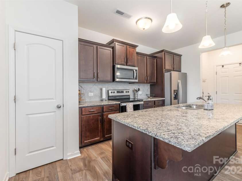 1111 Freeman View Drive, Albemarle, NC 28001.  MLS# CAR4278766, YatesRealty ID 25271. 