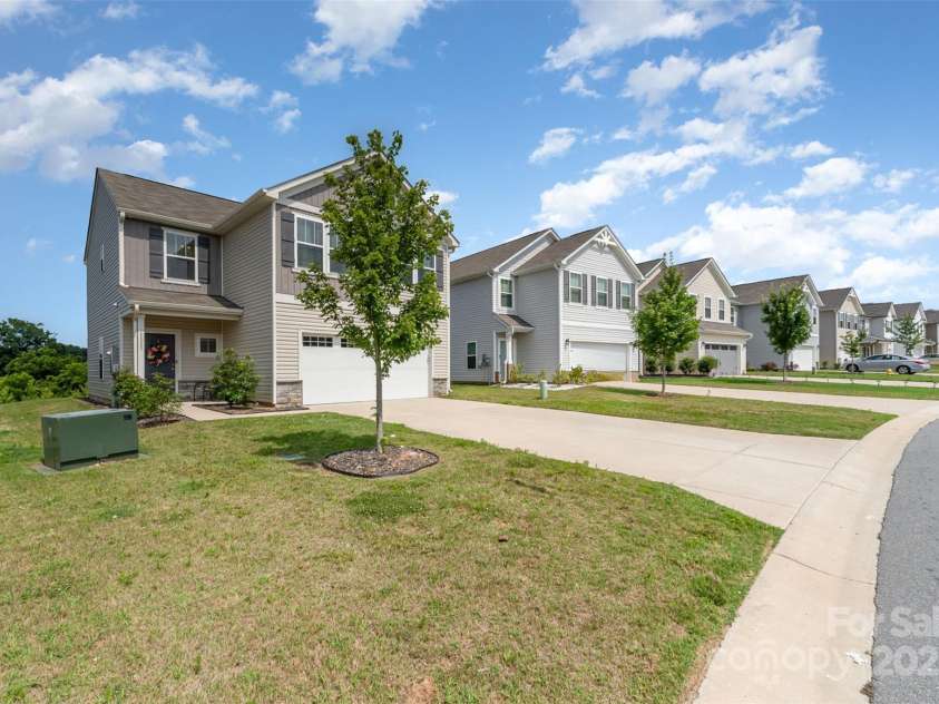 1111 Freeman View Drive, Albemarle, NC 28001.  MLS# CAR4278766, YatesRealty ID 25271. 