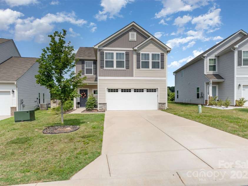 1111 Freeman View Drive, Albemarle, NC 28001.  MLS# CAR4278766, YatesRealty ID 25271. 