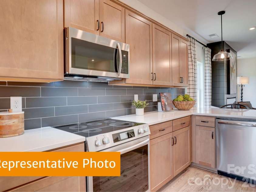 4231 Ruth Creek Court, Charlotte, NC 28216.  MLS# CAR4386354, YatesRealty ID 25271. 