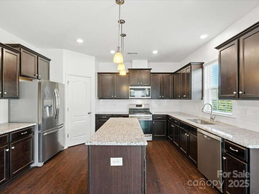 1000 Hudson Mill Drive, Waxhaw, NC 28173.  MLS# CAR4280177, YatesRealty ID 25273. 