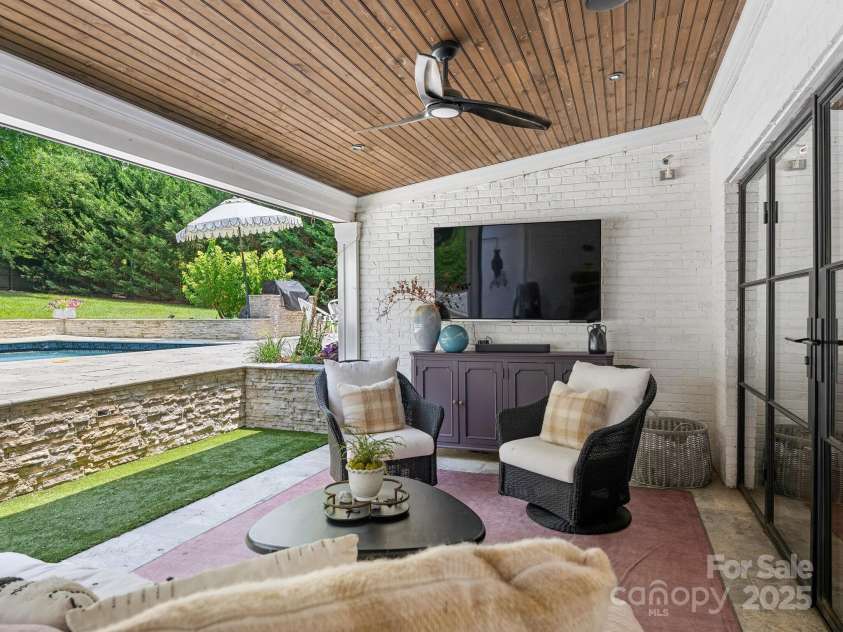 3001 Colony Road, Charlotte, NC 28211.  MLS# CAR4275681, YatesRealty ID 25274. Covered patio