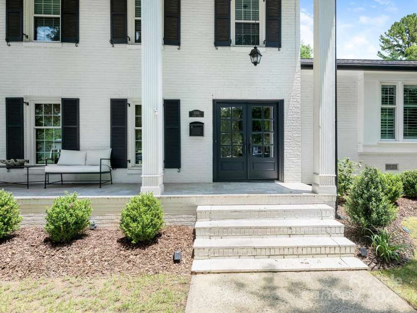3001 Colony Road, Charlotte, NC 28211.  MLS# CAR4275681, YatesRealty ID 25274. Front porch