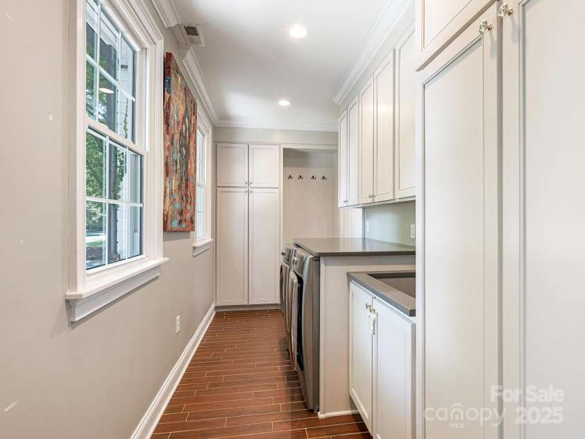 3001 Colony Road, Charlotte, NC 28211.  MLS# CAR4275681, YatesRealty ID 25274. Laundry room