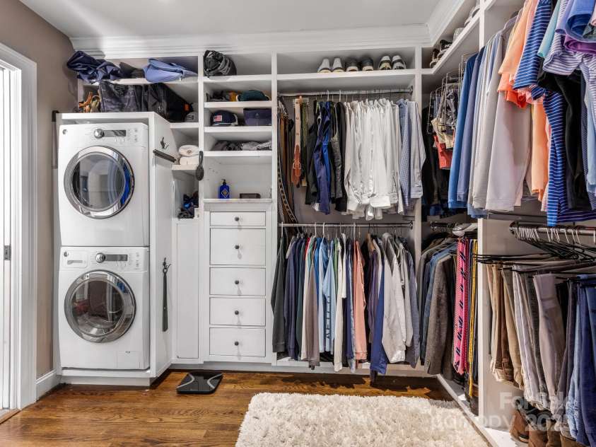 3001 Colony Road, Charlotte, NC 28211.  MLS# CAR4275681, YatesRealty ID 25274. Primary closet