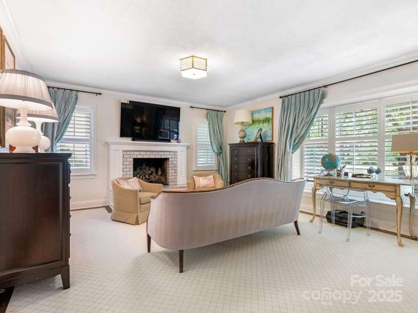 3001 Colony Road, Charlotte, NC 28211.  MLS# CAR4275681, YatesRealty ID 25274. Primary suite