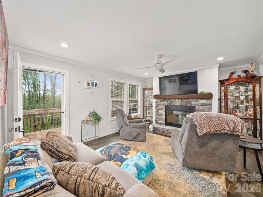86 Jarrett Drive, Bakersville, NC 28705.  MLS# CAR4386273, YatesRealty ID 25274. 