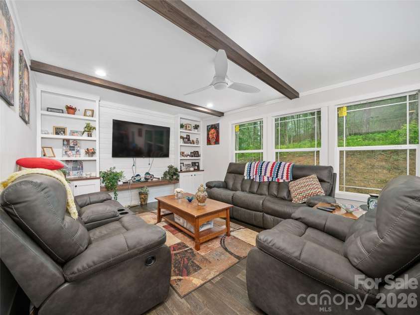 86 Jarrett Drive, Bakersville, NC 28705.  MLS# CAR4386273, YatesRealty ID 25274. 