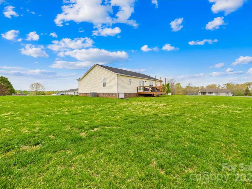 103 Chambwood Lane, Shelby, NC 28152.  MLS# CAR4270577, YatesRealty ID 25275. 